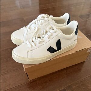 Veja Campo Sneakers. White/Black. Size 7/38. NWT.